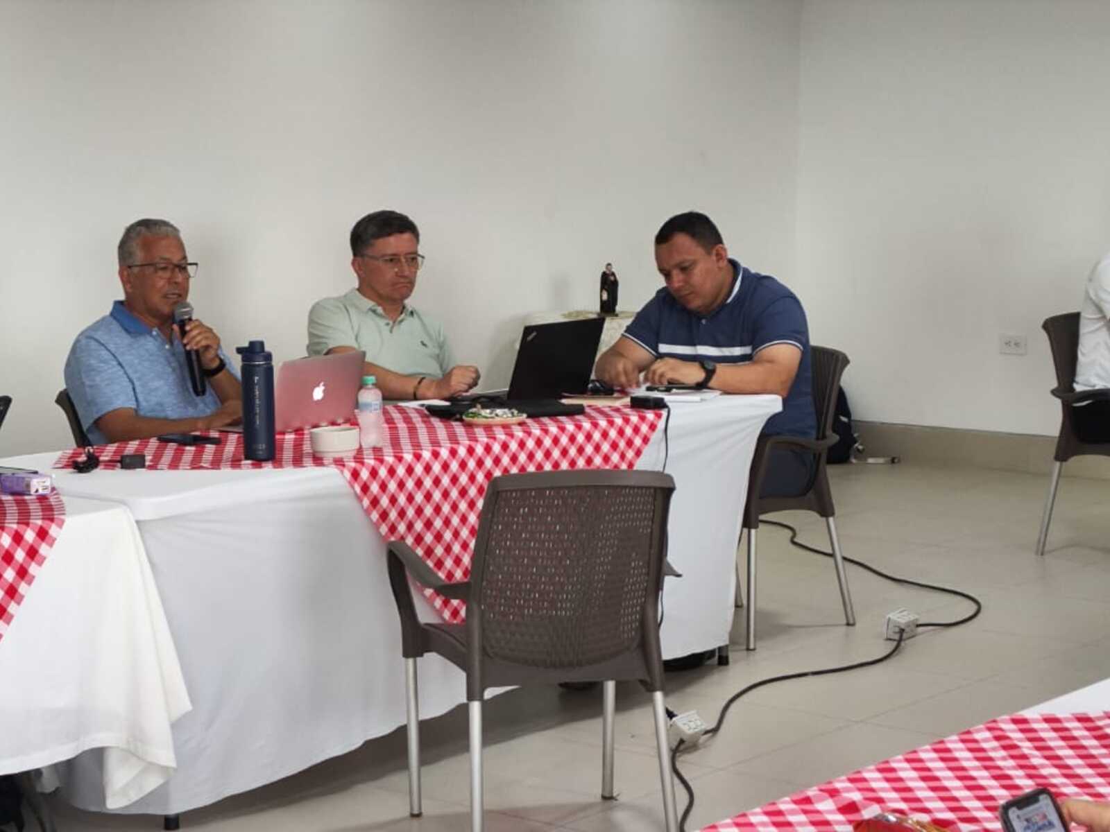 Dia 3 asamblea (5)