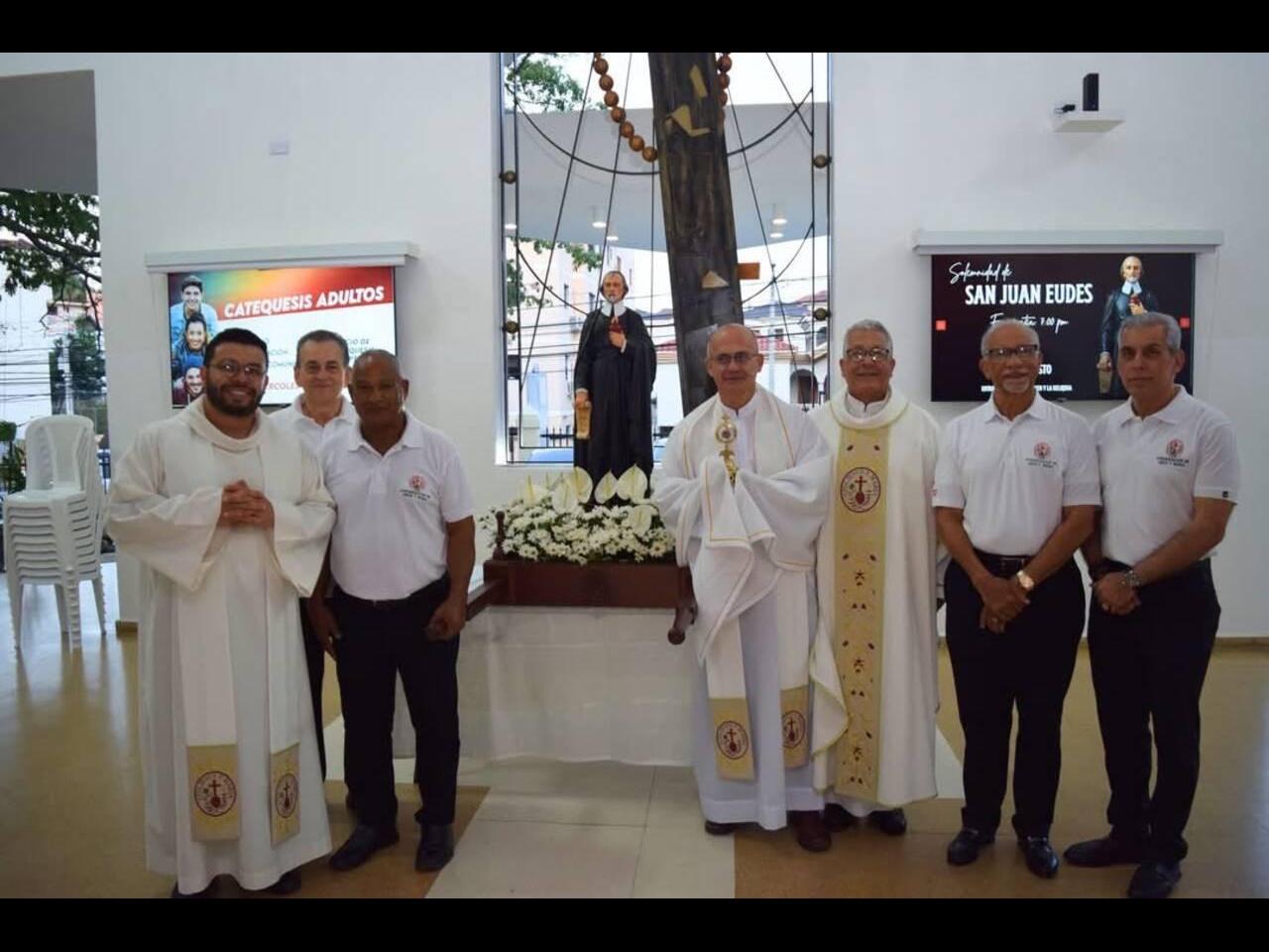 Dominicana (2)